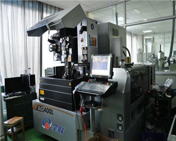 數控(kòng)車床有什麼(me)特點及優勢(shi)?