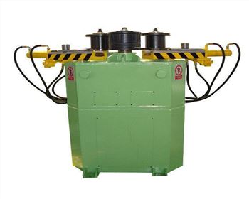 新疆數(shu)顯弧線(xiàn)三輥型(xíng)材卷彎(wan)機